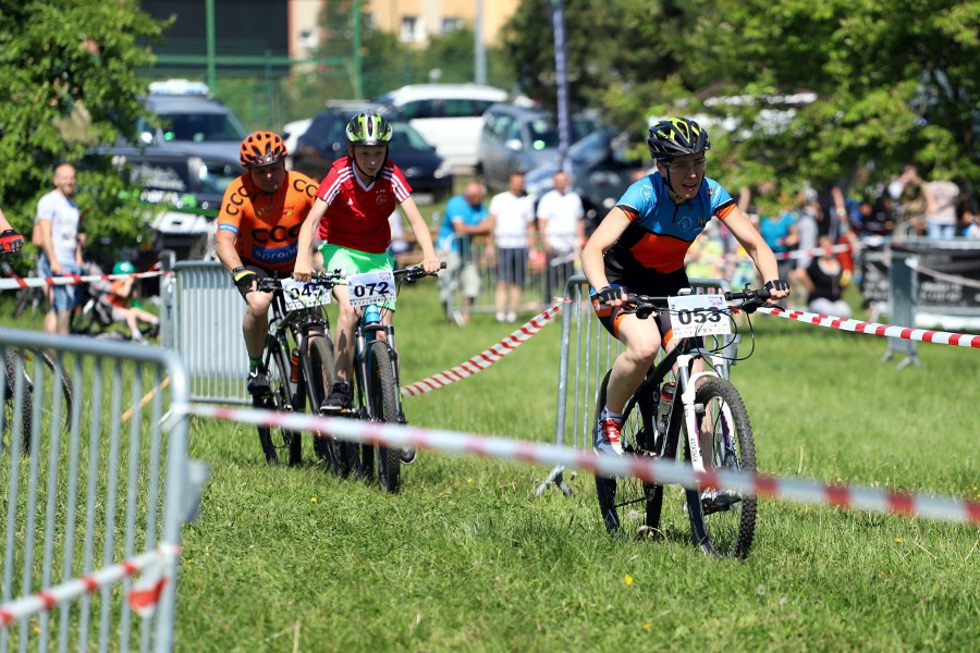 Ponad 900 zawodniczek i zawodników w I Polickim MTB Maratonie [foto]