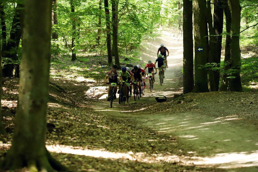 Ponad 900 zawodniczek i zawodników w I Polickim MTB Maratonie [foto]