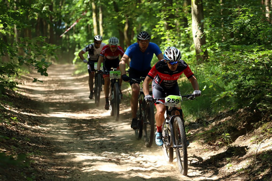 Ponad 900 zawodniczek i zawodników w I Polickim MTB Maratonie [foto]