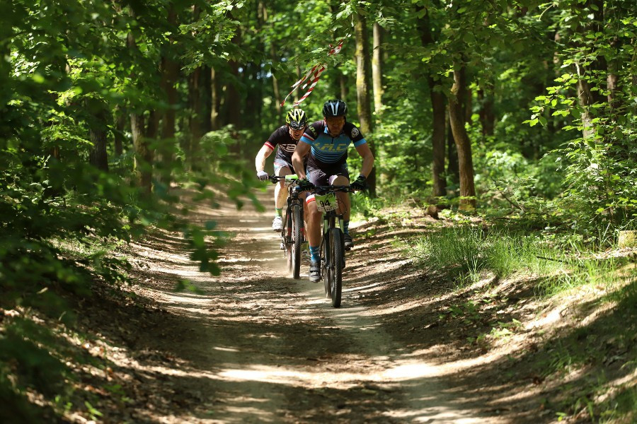Ponad 900 zawodniczek i zawodników w I Polickim MTB Maratonie [foto]
