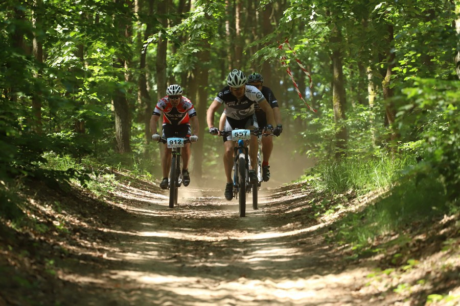 Ponad 900 zawodniczek i zawodników w I Polickim MTB Maratonie [foto]