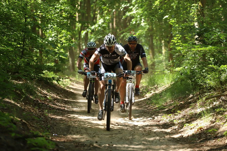 Ponad 900 zawodniczek i zawodników w I Polickim MTB Maratonie [foto]