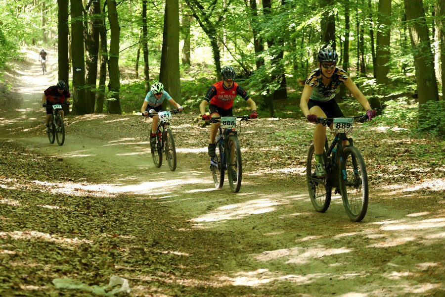 Ponad 900 zawodniczek i zawodników w I Polickim MTB Maratonie [foto]