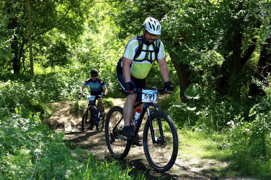 Ponad 900 zawodniczek i zawodników w I Polickim MTB Maratonie [foto]