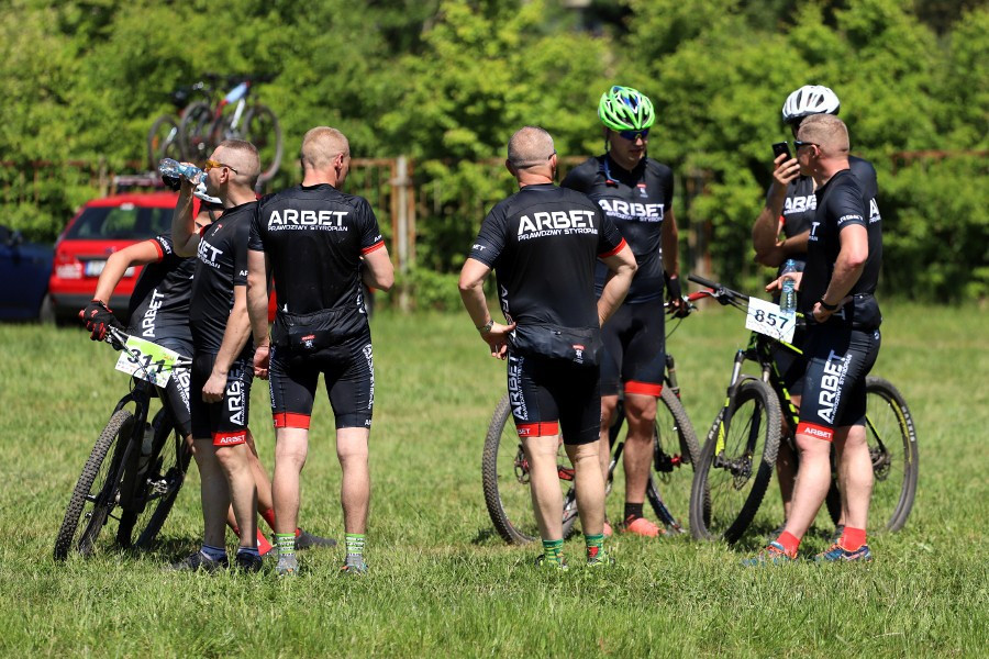 Ponad 900 zawodniczek i zawodników w I Polickim MTB Maratonie [foto]