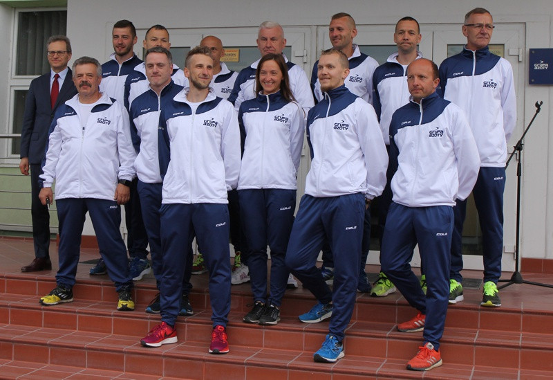 Sztafeta Niepodległości - 10 osób przebiegnie w sumie 1000 kilometrów [foto]