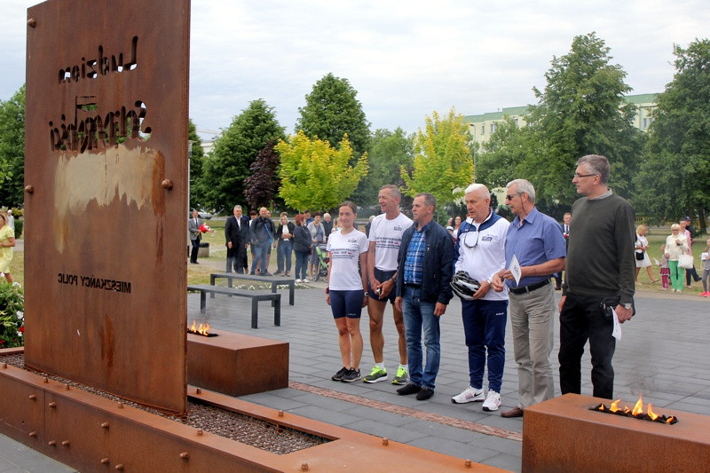 Sztafeta Niepodległości - 10 osób przebiegnie w sumie 1000 kilometrów [foto]