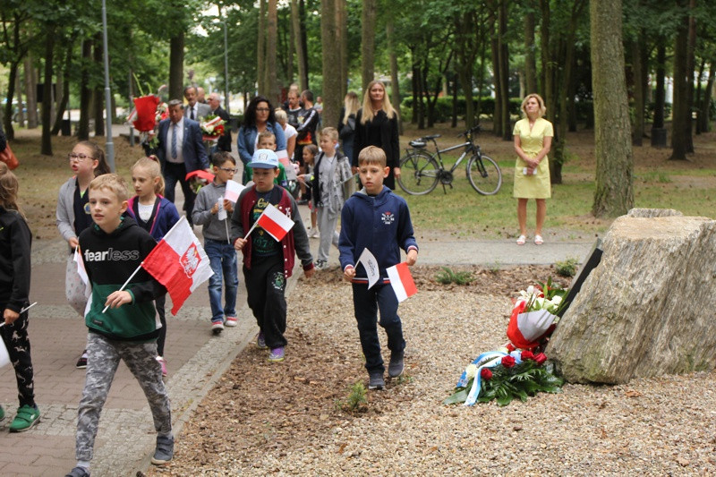 Sztafeta Niepodległości - 10 osób przebiegnie w sumie 1000 kilometrów [foto]