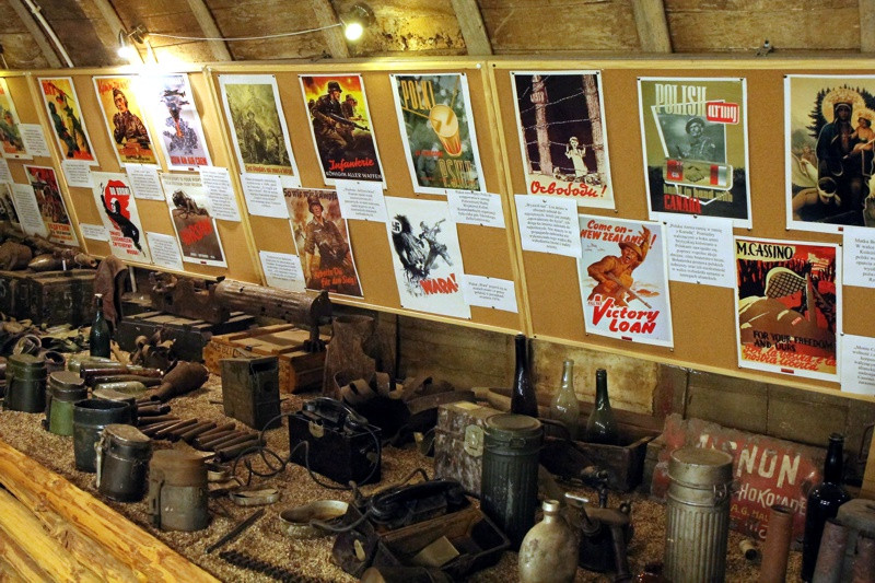 Wystawy, prelekcje i wycieczka z pochodniami po Starej Fabryce [foto]