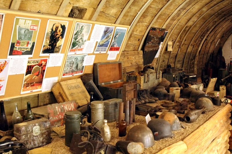 Wystawy, prelekcje i wycieczka z pochodniami po Starej Fabryce [foto]