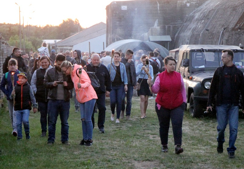Wystawy, prelekcje i wycieczka z pochodniami po Starej Fabryce [foto]