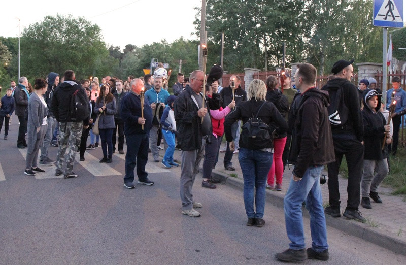 Wystawy, prelekcje i wycieczka z pochodniami po Starej Fabryce [foto]