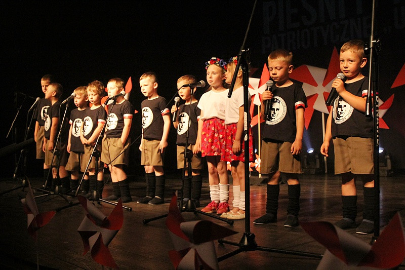 Powiatowy Przegląd Pieśni i Piosenki Patriotycznej „Ułani, ułani” [foto]