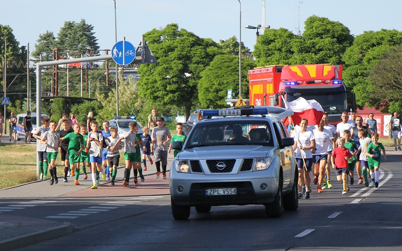 Sztafeta Niepodległości dobiegła do mety - 10x100 kilometrów zaliczone [foto]
