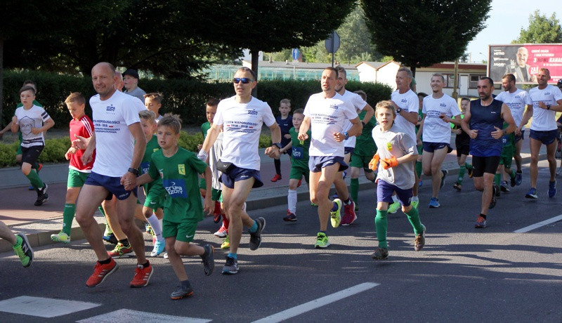 Sztafeta Niepodległości dobiegła do mety - 10x100 kilometrów zaliczone [foto]