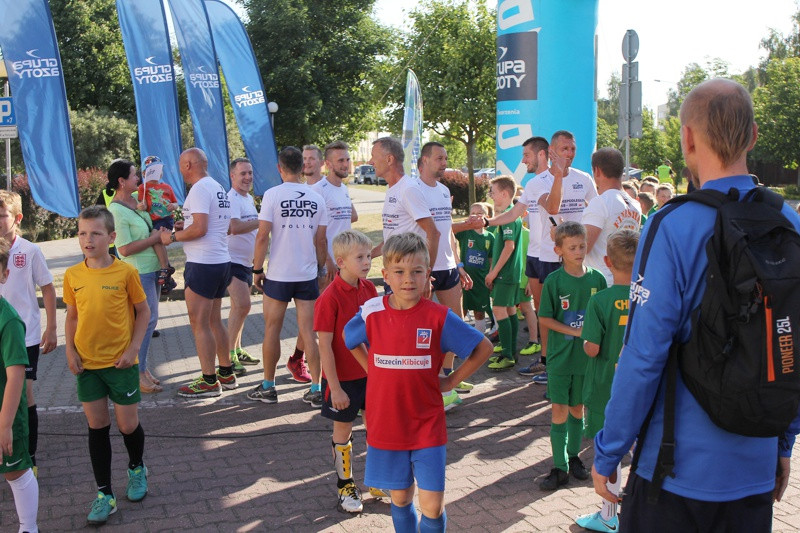 Sztafeta Niepodległości dobiegła do mety - 10x100 kilometrów zaliczone [foto]