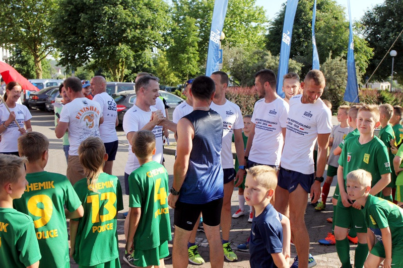 Sztafeta Niepodległości dobiegła do mety - 10x100 kilometrów zaliczone [foto]