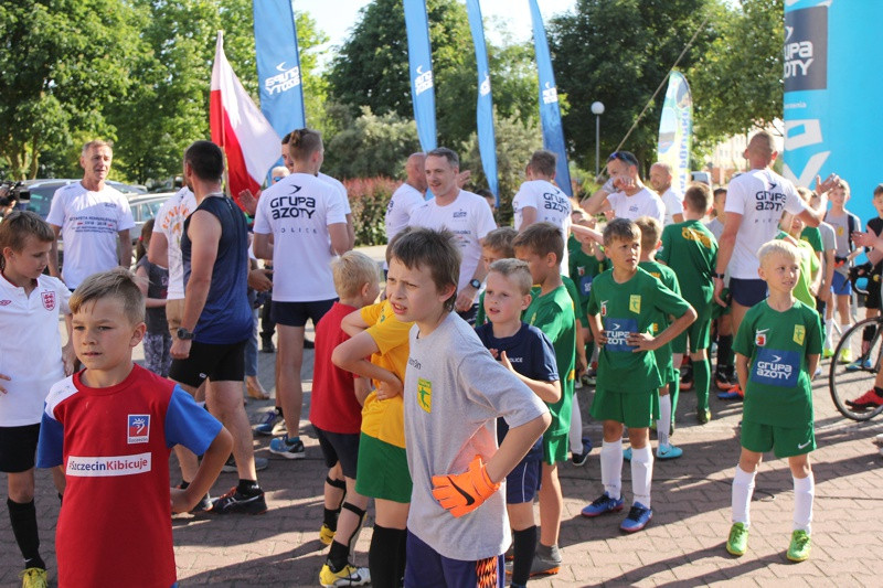 Sztafeta Niepodległości dobiegła do mety - 10x100 kilometrów zaliczone [foto]