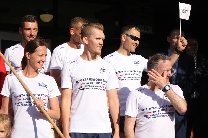 Sztafeta Niepodległości dobiegła do mety - 10x100 kilometrów zaliczone [foto]