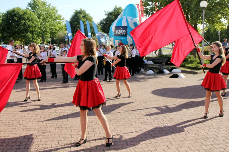 Sztafeta Niepodległości dobiegła do mety - 10x100 kilometrów zaliczone [foto]