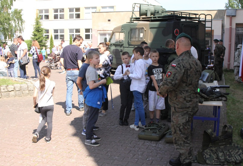 Święto szkoły nr 8 w Policach [foto]