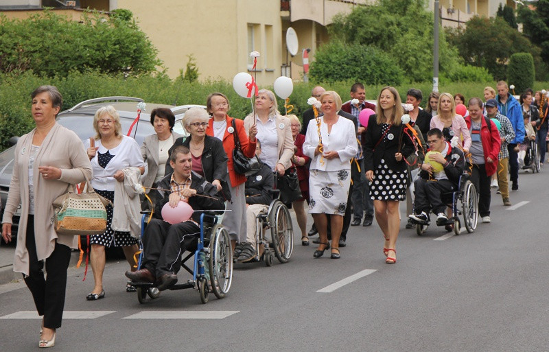 Dzień Godności Osoby Niepełnosprawnej Intelektualnie oraz 15 urodziny ŚDS [foto]