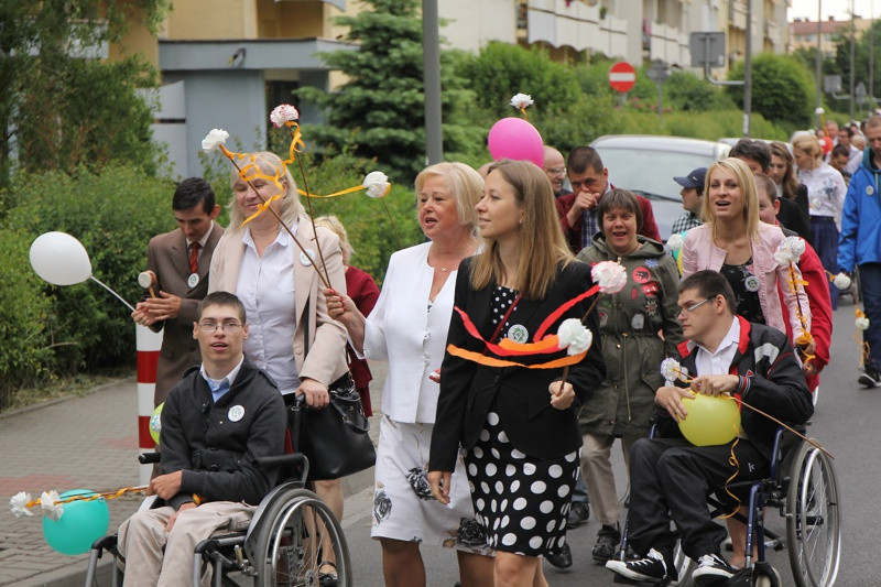 Dzień Godności Osoby Niepełnosprawnej Intelektualnie oraz 15 urodziny ŚDS [foto]