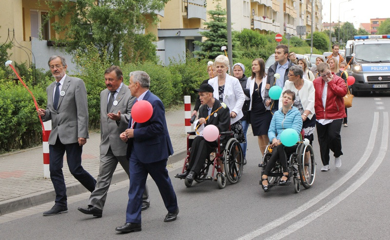 Dzień Godności Osoby Niepełnosprawnej Intelektualnie oraz 15 urodziny ŚDS [foto]
