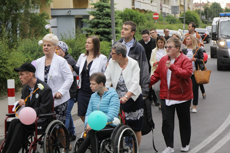 Dzień Godności Osoby Niepełnosprawnej Intelektualnie oraz 15 urodziny ŚDS [foto]