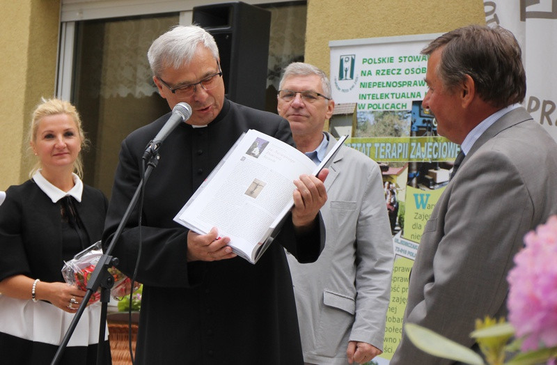 Dzień Godności Osoby Niepełnosprawnej Intelektualnie oraz 15 urodziny ŚDS [foto]