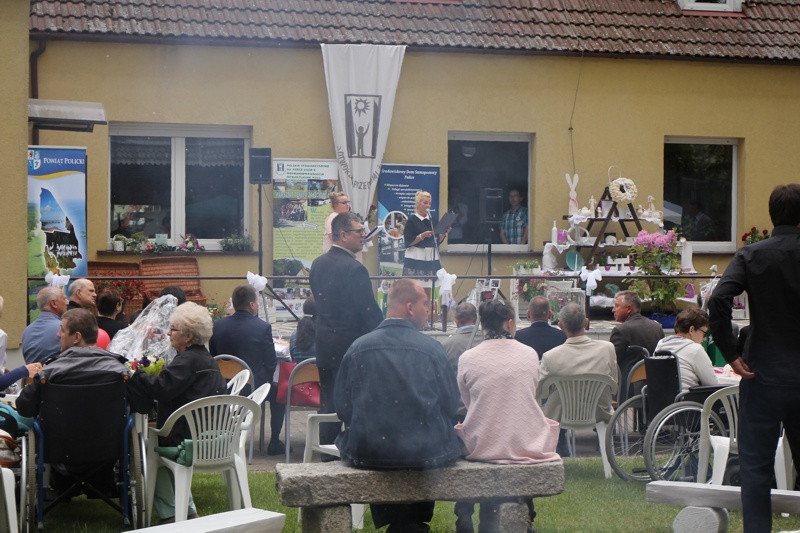 Dzień Godności Osoby Niepełnosprawnej Intelektualnie oraz 15 urodziny ŚDS [foto]