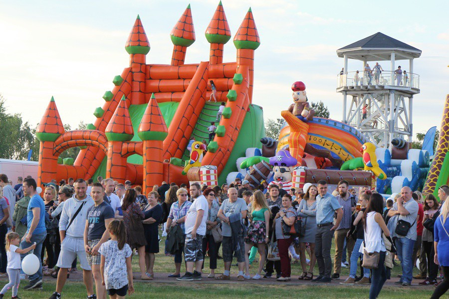 Dzień Chemika w Trzebieży - na scenie wystąpili: Łąki Łan, Sarsa i Stachursky [foto]