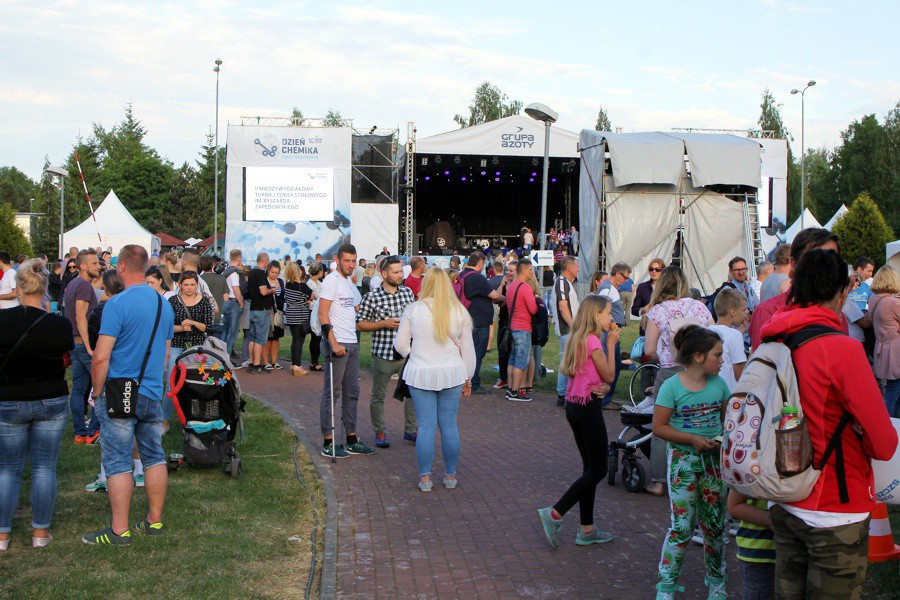 Dzień Chemika w Trzebieży - na scenie wystąpili: Łąki Łan, Sarsa i Stachursky [foto]