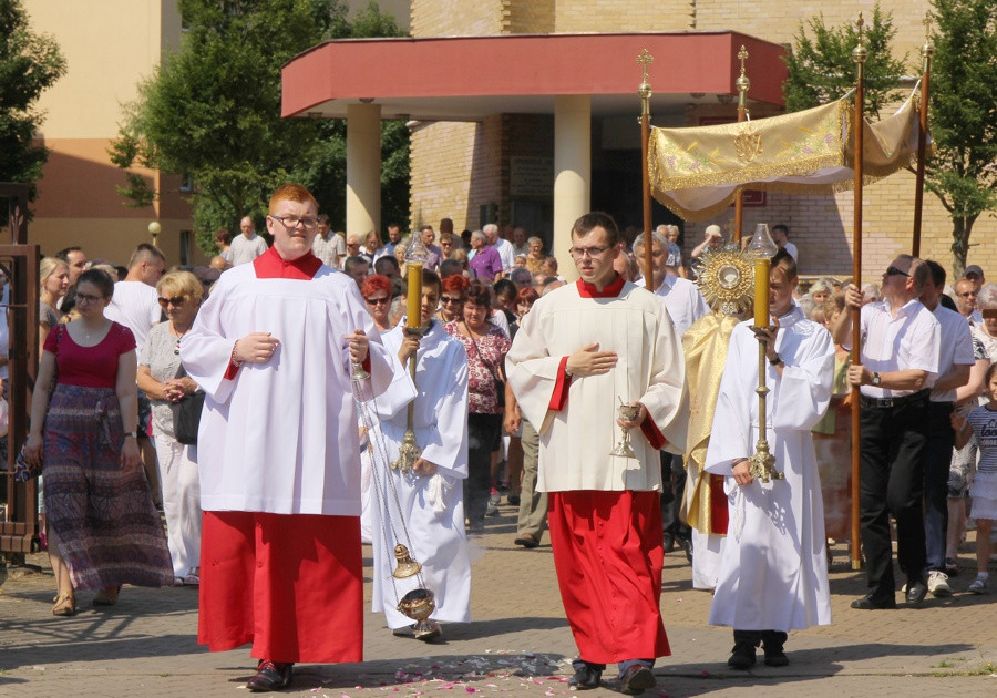 Boże Ciało w parafii pw. św. Kazimierza w Policach [foto]