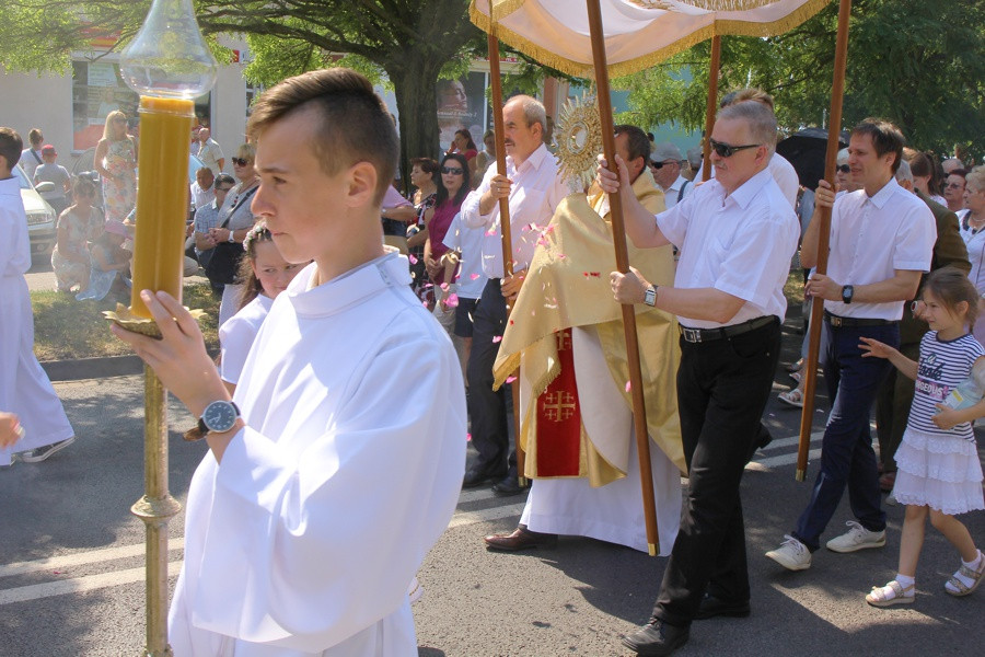 Boże Ciało w parafii pw. św. Kazimierza w Policach [foto]