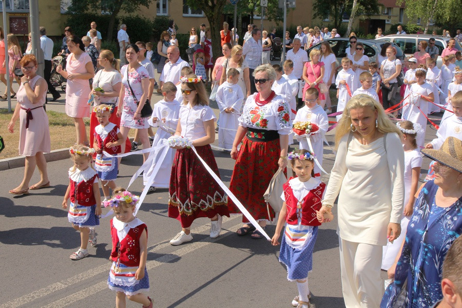 Boże Ciało w parafii pw. św. Kazimierza w Policach [foto]