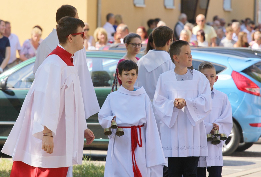 Boże Ciało w parafii pw. św. Kazimierza w Policach [foto]