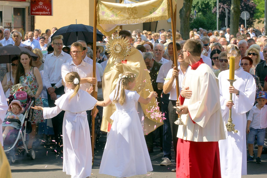 Boże Ciało w parafii pw. św. Kazimierza w Policach [foto]