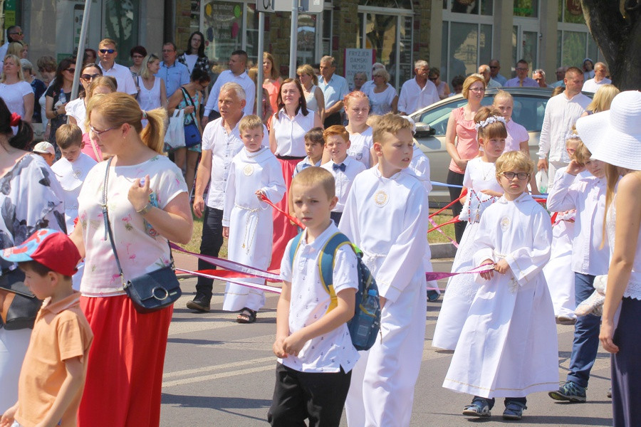 Boże Ciało w parafii pw. św. Kazimierza w Policach [foto]