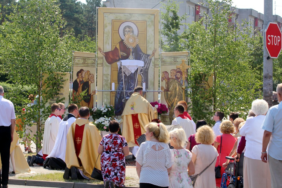 Boże Ciało w parafii pw. św. Kazimierza w Policach [foto]