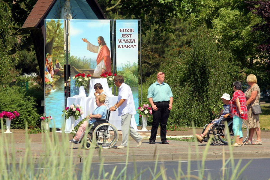 Boże Ciało w parafii pw. św. Kazimierza w Policach [foto]