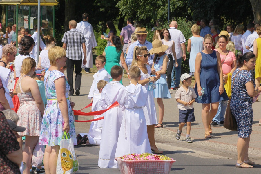 Boże Ciało w parafii pw. św. Kazimierza w Policach [foto]
