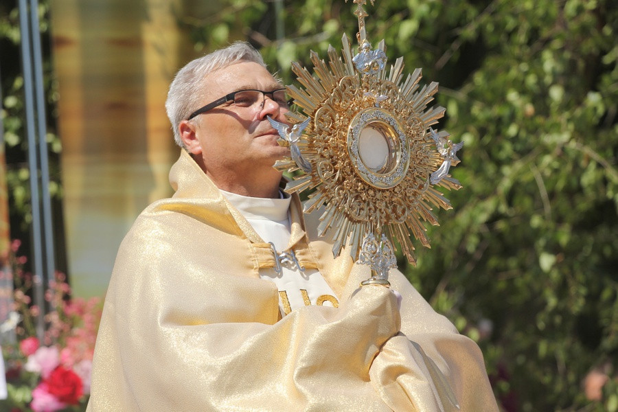 Boże Ciało w parafii pw. św. Kazimierza w Policach [foto]