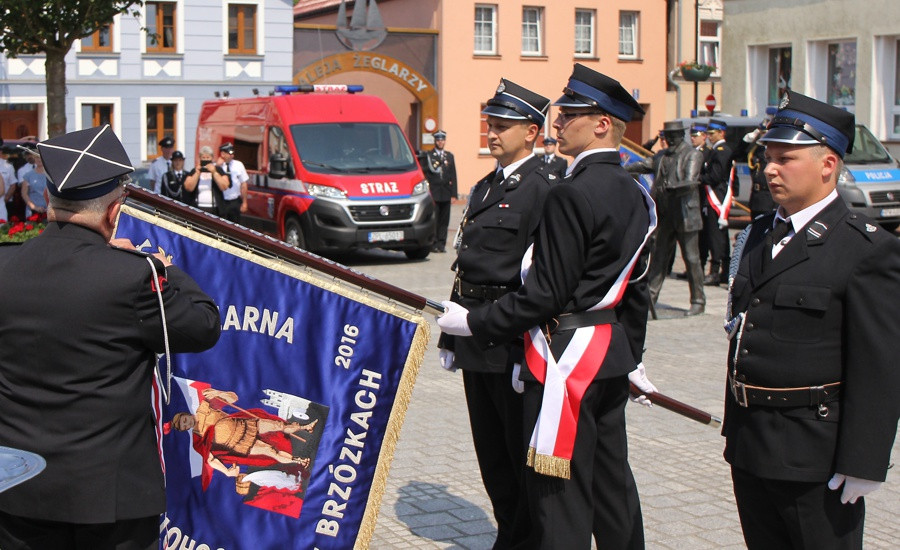Powiatowe Obchody Dnia Strażaka w Nowym Warpnie [foto]