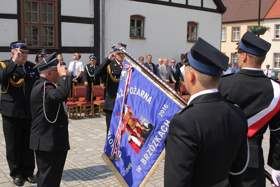 Powiatowe Obchody Dnia Strażaka w Nowym Warpnie [foto]
