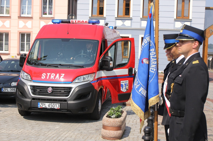 Powiatowe Obchody Dnia Strażaka w Nowym Warpnie [foto]