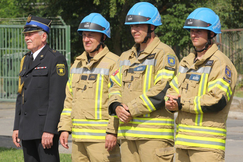 Strażacy z Grupy Azoty w Policach otrzymali sztandar i nowy samochód [foto]