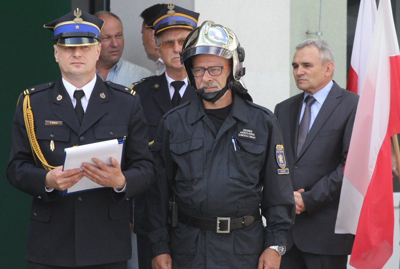 Strażacy z Grupy Azoty w Policach otrzymali sztandar i nowy samochód [foto]