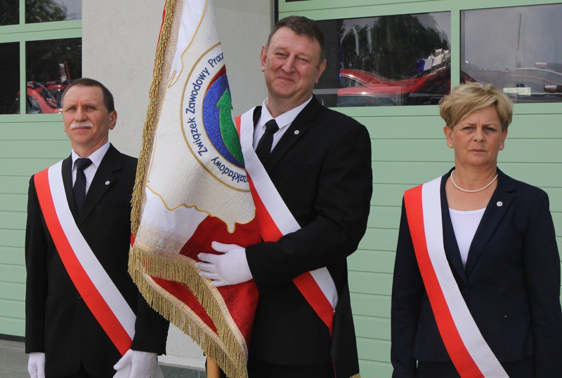 Strażacy z Grupy Azoty w Policach otrzymali sztandar i nowy samochód [foto]
