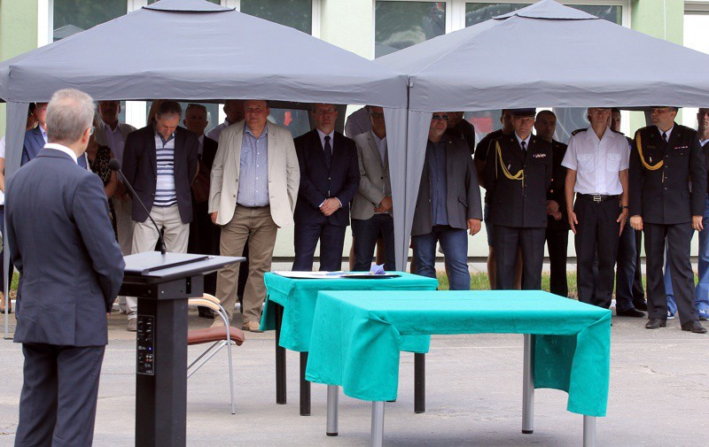 Strażacy z Grupy Azoty w Policach otrzymali sztandar i nowy samochód [foto]